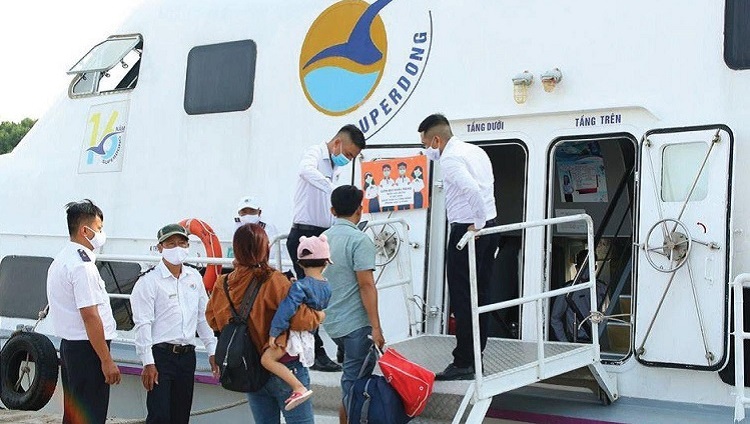 Hướng dẫn đi tàu Rạch Giá - Phú Quốc: Từ bến cảng lên tàu